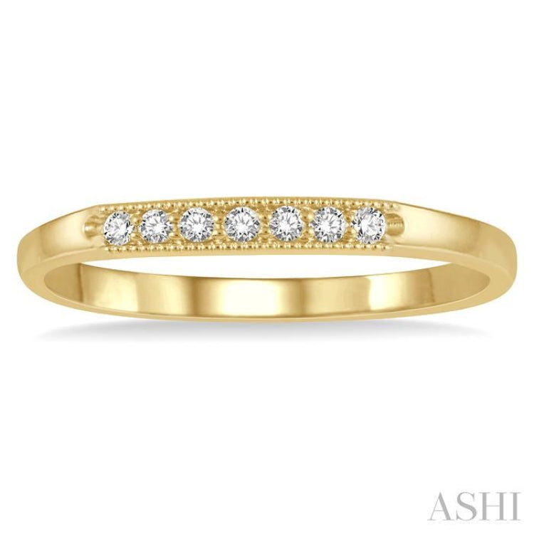 1/10 ctw 7 Stone Round Cut Diamond Wedding Band in 14K Yellow Gold