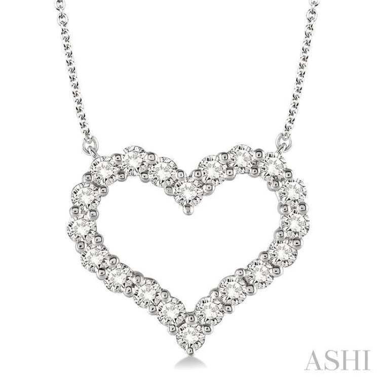 1 Ctw Round Cut Diamond Heart Pendant With Chain in 14K White Gold