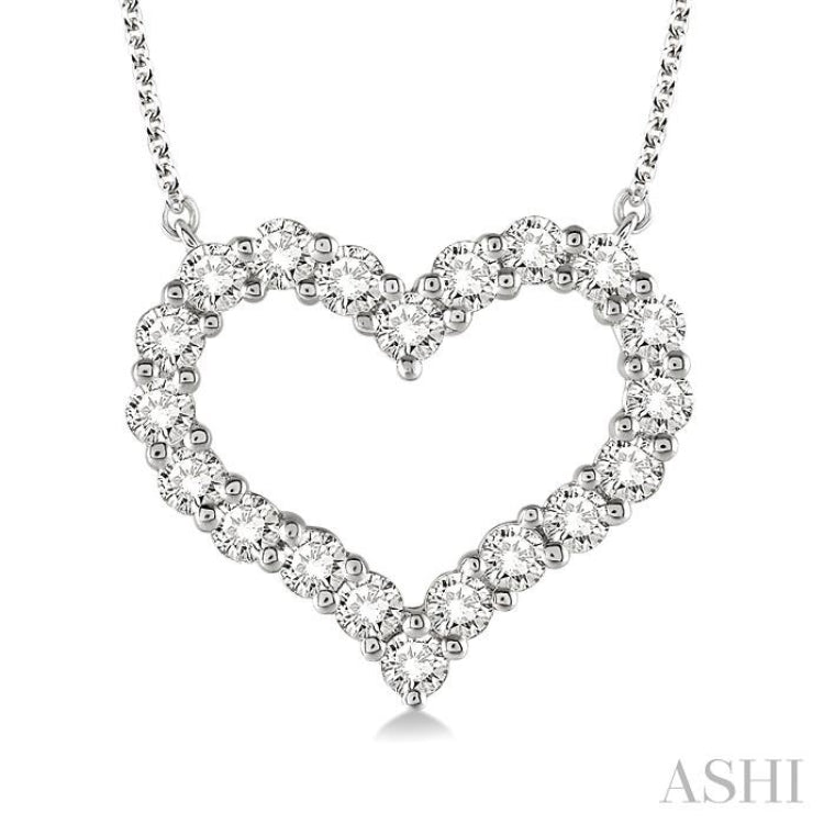 1/2 Ctw Round Cut Diamond Heart Pendant With Chain in 14K white Gold