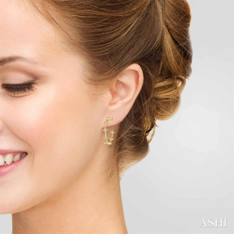 1/5 Ctw Star Shape Accent Round Cut Diamond Hoop Earrings in 14K Yellow Gold