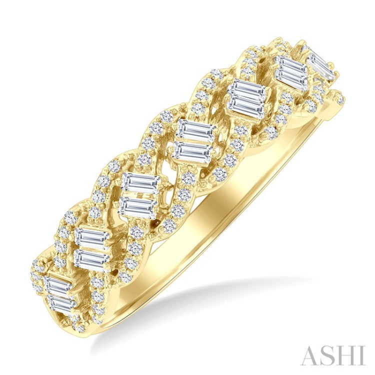 1/2 Ctw Split Entwined Top Baguette and Round Cut Diamond Fashion Ring in 14K Yellow Gold