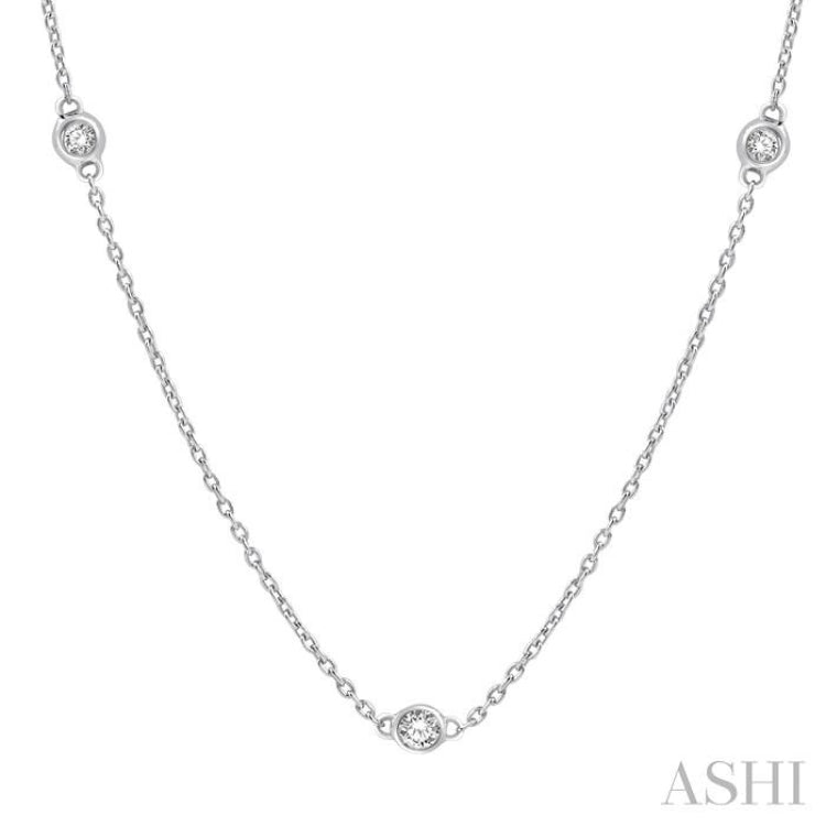 1/2 Ctw Round Cut Diamond Station Necklace in 14K White Gold