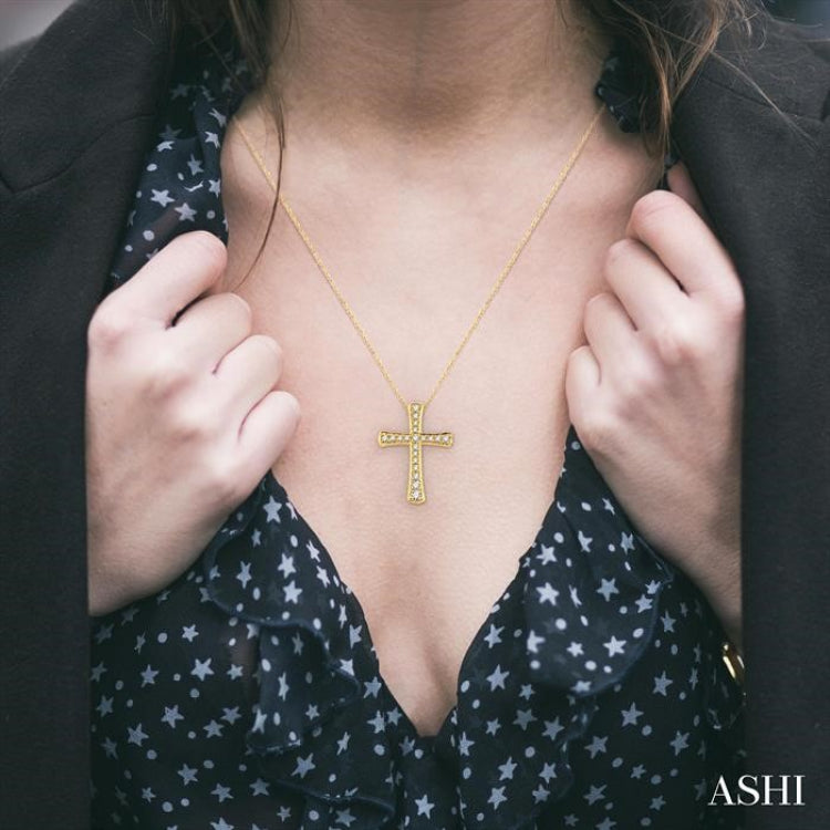 1/6 ctw Round Cut Diamond Cross Pendant in 14K Yellow Gold with Chain