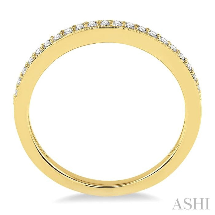 1/5 ctw Round Cut Diamond Wedding Band in 14K Yellow Gold