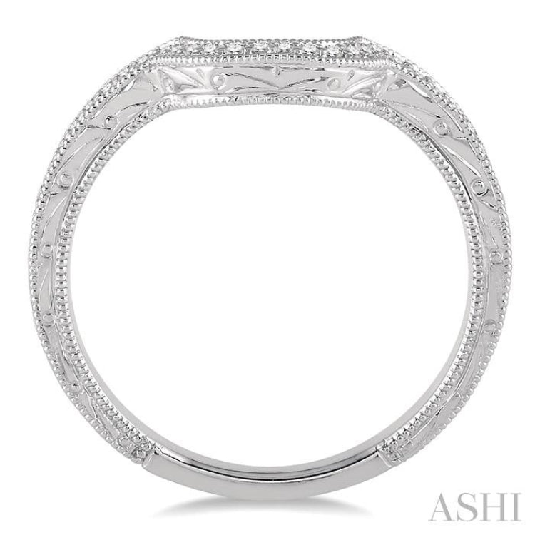 1/6 ctw Curve Center Round Cut Diamond Wedding Band in 14K White Gold