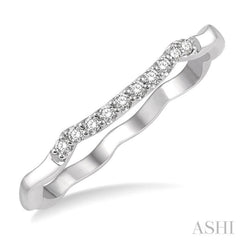 1/10 ctw Lattice Round Cut Diamond Wedding Band in 14K White Gold