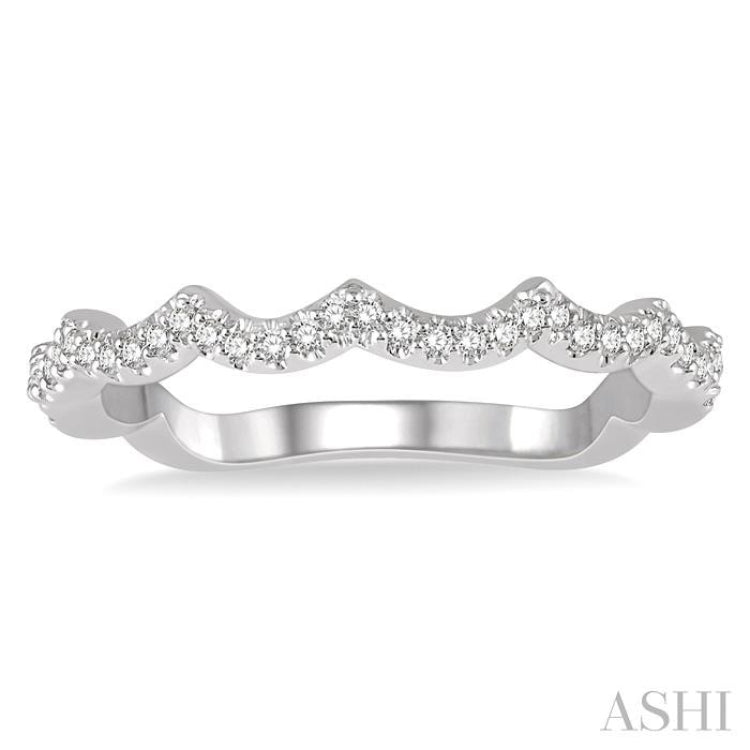 1/6 ctw Wavy Pattern Round Cut Diamond Wedding Band in 14K White Gold