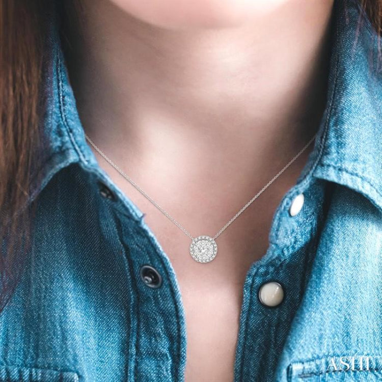 1/2 Ctw Circular Round Cut Diamond Lovebright Pendant With Chain in 14K White Gold