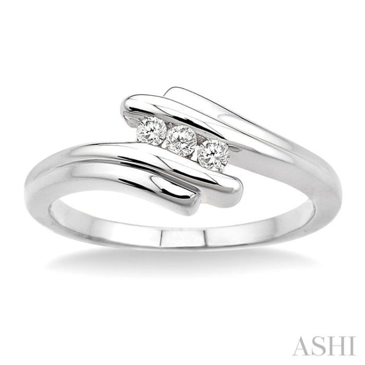 1/10 ctw Round Cut Diamond Ring in Sterling Silver