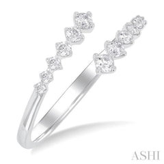 1/4 ctw Open Bypass Center Graduated Round Cut Diamond Fashion Ring in 14K White Gold