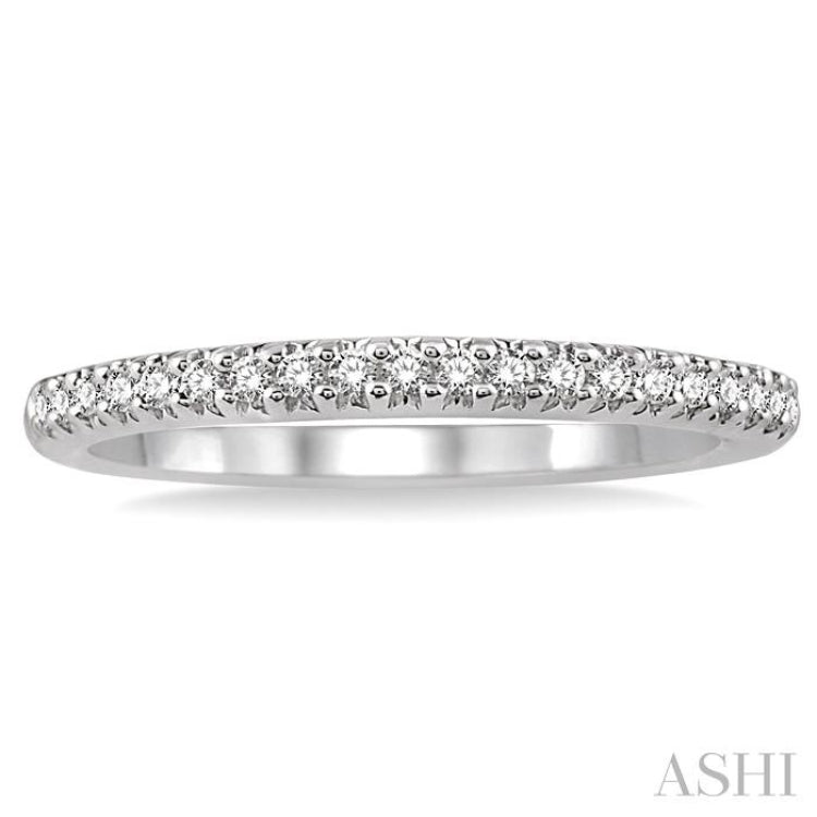 1/6 ctw Round Cut Diamond Wedding Band in 14K White Gold